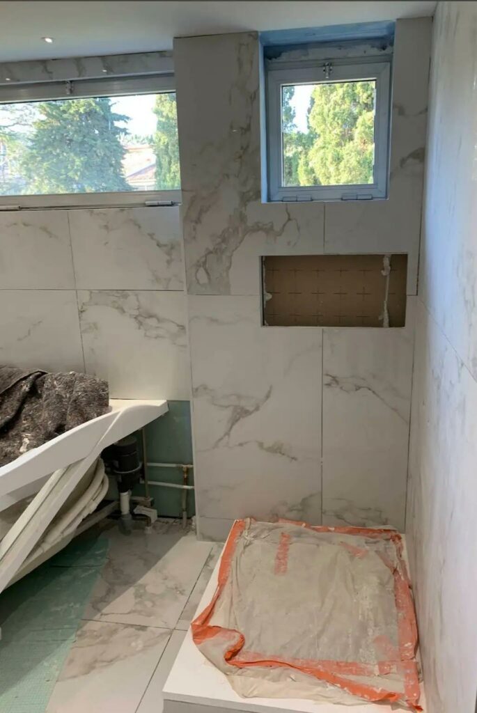 alle de bain → Rénovation salle de bain avec douche italienne – Carreleur Canet-en-Roussillon